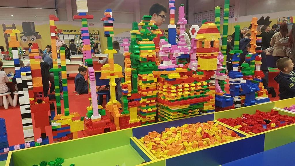 Dinoszaurusz Dinoszaurusz nélkül még egy LEGO kockákból készült kiállítás sem nyílhat meg.