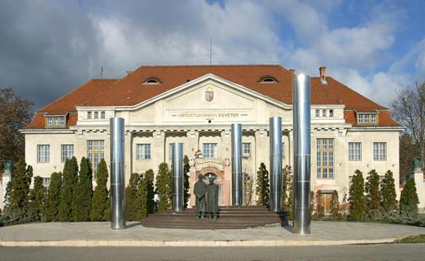 KÖSZÖNÖM A
