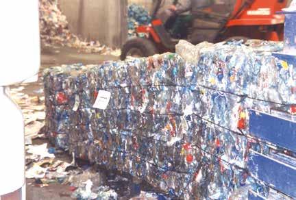An dibab hag ar gwaskañ Dibabet vez boutailhoù plastik. Pa vez houarn vez lakaet barzh ar boubellenn ha goude e-barzh ur sac h bras.