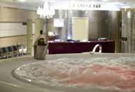 A Feldobox Élménykupon egész évben beváltható a szabad helyek függvényében, kivéve az ünnepi időszakok. A hotel a debreceni Nagyerdő bejáratánál, a villamos Nagyerdei krt.