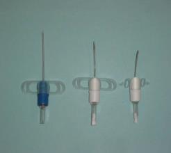 Sebészi légút: szike (#10), bougie, tubus( mandzsettás, ID: 5-6mm) a.) tapintható cricothyroid membrán esetén: 3 lépésben b.