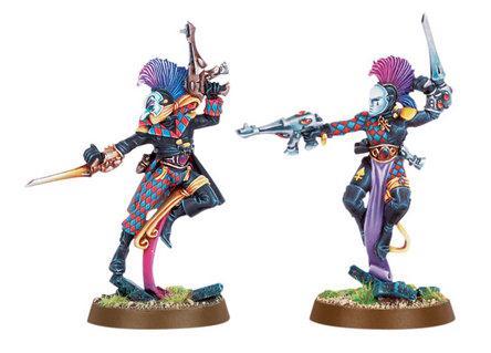 Ezeknél a felvonulásoknál minden Harlekin valamelyik legendás Elda figurát alakítja miközben az Elda mitológia stilizált változatát adják elő.