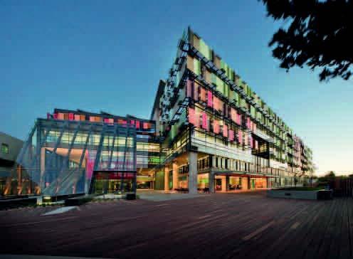 Bendigo Bank Head Office Bendigo, Australia 14,000 m2 This project used CF series bare