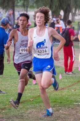 SO CAL INVITATIONAL Guajome Park Vista, CA October 6, 2018 5K Varsity Races: Top 3 Runners, 4-5 Runners, 6-7 Runners Boys Results 5,000 Meters Div. 1 Varsity Boys 1-3 PL NAME TIME 6 Luis Barron 16:06.