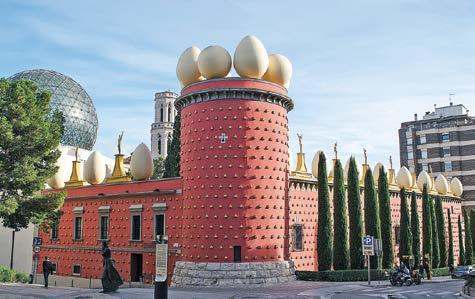Spanyolország Hajókirándulás csak Tossából Az egy órás program során a tengerrõl csodálhatják meg a Costa Bravát. Az üvegaljú hajóból gyönyörködhetnek a gazdag, víz alatti növény- és állatvilágban.