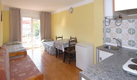 elõre-hátra nézõ) apartmanok. (Összesen 39 fõre.