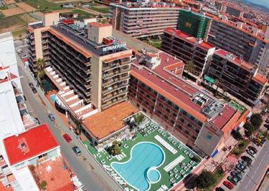 43' 53,5" Hotel Papi*** Fekvése: A városközpontban, 100 méterre