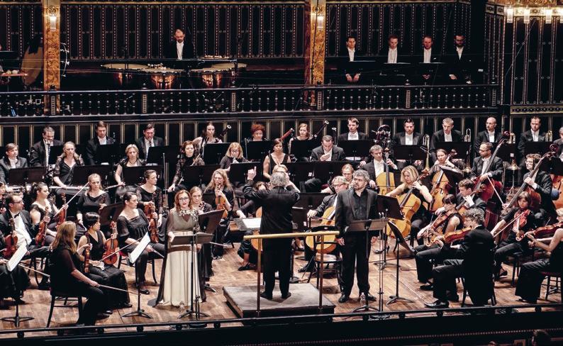 PURCELL KÓRUS A Purcell Kórust 1990-ben, még főiskolai hallgató korában alapította Vashegyi György, eredetileg egy Purcell-produkció céljára, fiatal énekesekből.