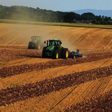 KLASSZIKUS GÉPBÉRLET ERŐGÉPEK JOHN DEERE ok John Deere 6M széria 110-195 lóerős erőgépek egyszerűbb munkagépekhez John