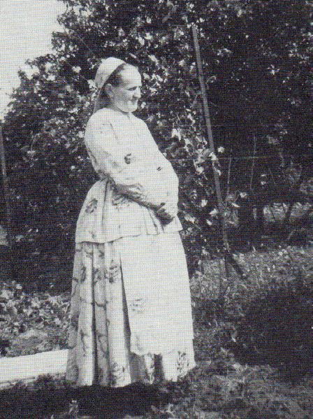1933, Evelyb SEMRAD Jakob * Margaretha MAJER Quelle: Der Donauschwabe vom 31.08.1980 Maria Urnauer geb. Schwärtzler * 1913 7944 URNAUER Michael; * 28.02.