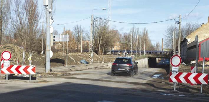 egy évig tartó, 1,2 milliárdos nagyságrendű,