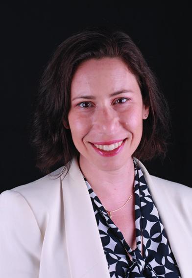 Tiszteletbeli professzora az Iasi, a Perm State Medical University és az Ural State Medical University egyetemeinek. Jelenleg a 3M európai, közel-keleti és afrikai régiójának szakmai vezetője. Dr.