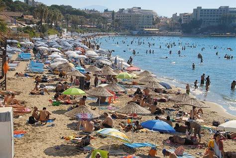 Ez a strand a város központjától 6 km-re található, ami egy közel 30 km hosszú partszakasz kezdete. A másik, név szerint megemlítendő strand a Ladie's Beach, mely kb. 2 km-re fekszik a központtól.