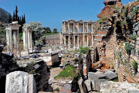 25 / 13 Pamukkale Kihagyhatatlan program Törökország egyik legismertebb természeti csodája Pamukkale, a Gyapotvár, az UNESCO-világörökség része, mely hófehér mészkőmedencéiről ismert.