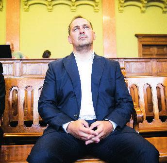 2019. március 7. Aktuális Voldemort féltérden Mengyi Roland köszönetet mondhat a hatóságoknak Mengyi Roland a tárgyalóteremben. Fotó: 444.hu 7.