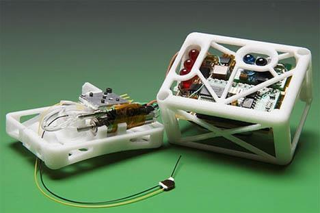 Originális készítmények Új hatóanyagleadó rendszerek Elektronika The programmable wearable microfluidic drug delivery system consists of a housing with control electronics, battery and pump, and