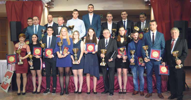 Összesen 143-an kaptak díjat, köztük az utánpótlás fiataljai, szenior és fogyatékkal élő sportolók.