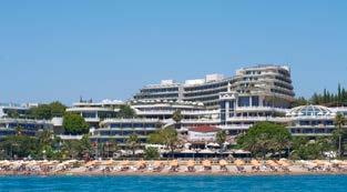 TÖRÖKORSZÁG / SIDE U LYRA RESORT www.lyrahotel.com (00 00) 242 748 8080 Fekvése: Az igényes szálloda közvetlenül a homokos-aprókavicsos tengerparton fekszik, az antalyai nemzetközi repülőtértől kb.