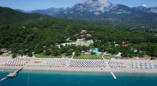 TÖRÖKORSZÁG / KEMER U Ultra 140 250 Ft www.dosinialuxuryresort.com (00 90) 242 824 0202 DOSINIA LUXURY RESORT Fekvése: A szálloda Kemerben fekszik, az antalyai nemzetközi repülőtértől kb.