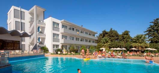 Szobák: A szálloda összesen 240 szobával és 34 apartmannal rendelkezik.