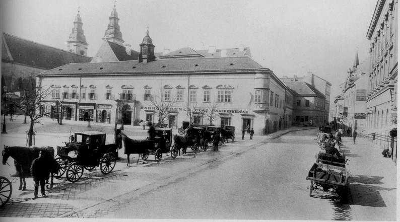 Szolgáltatásfejlesztés a 300 éves Piarista Központi Könyvtárban Piarista Központi Könyvtár idén ünnepli alapításának 300. évfordulóját.