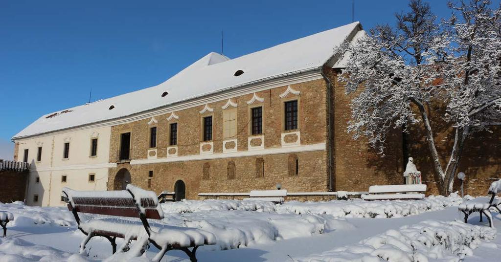 EDEN családbarát programok Kaposváron és a Zselicben Tél Bőszénfai Szarvasfarm. Ismerkedés a Zselic nagyvadjaival, őshonos háziállatokkal. Szelíd szarvasok simogatása és etetése, trófea kiállítás.