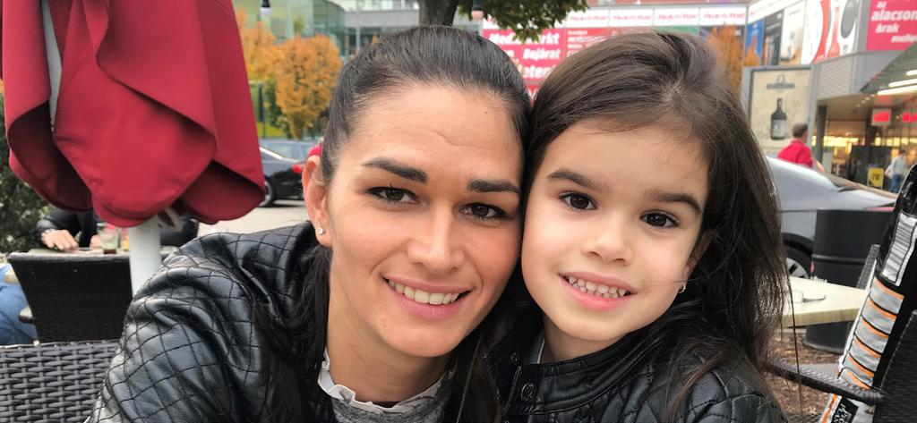 A 2019. február 22. Magyar Parasport Napjának nagykövetei Drávucz Rita és kislánya, Flóra Többszörösen kitüntetett világ- és Európabajnok vízilabdázónő, háromszoros olimpikon átlövő.