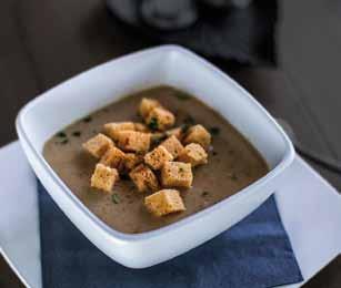LEVESEK SOUPS Mátrai erdőnek gombája tejfeles krémlevesbe