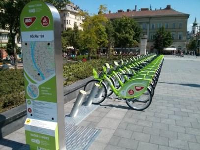 vezetői információs kimutatások, terjesztés, publikálás API segítségével lekérdezhetővé teszi az adatokat külső rendszerek számára, Törzsadat-kezelő -