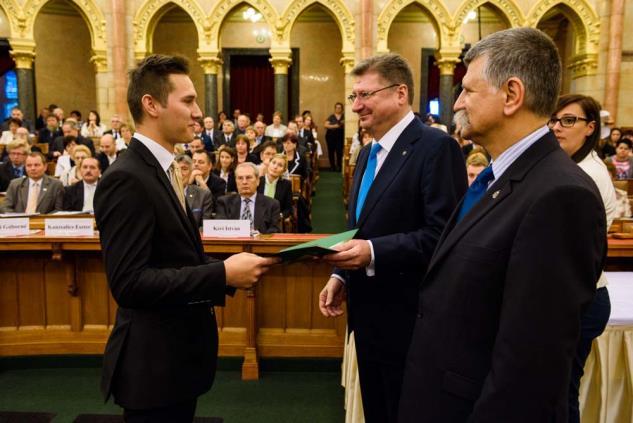 Parragh László felhívta a figyelmet arra, hogy a 2018-as parlamenti választásokon a kereskedelmi és iparkamaráknak semlegesnek kell maradniuk, a politikai szereplőkkel való megbeszéléseken a