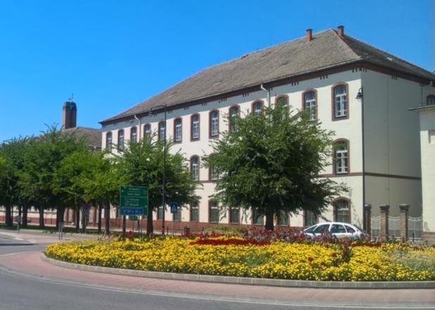 AZ ELLENŐRZÉS TERÜLETE Eötvös József Főiskola A BAJÁN működő Eötvös József Főiskola jogelődjét 1870- ben alapították. Az Nftv. 2 2.