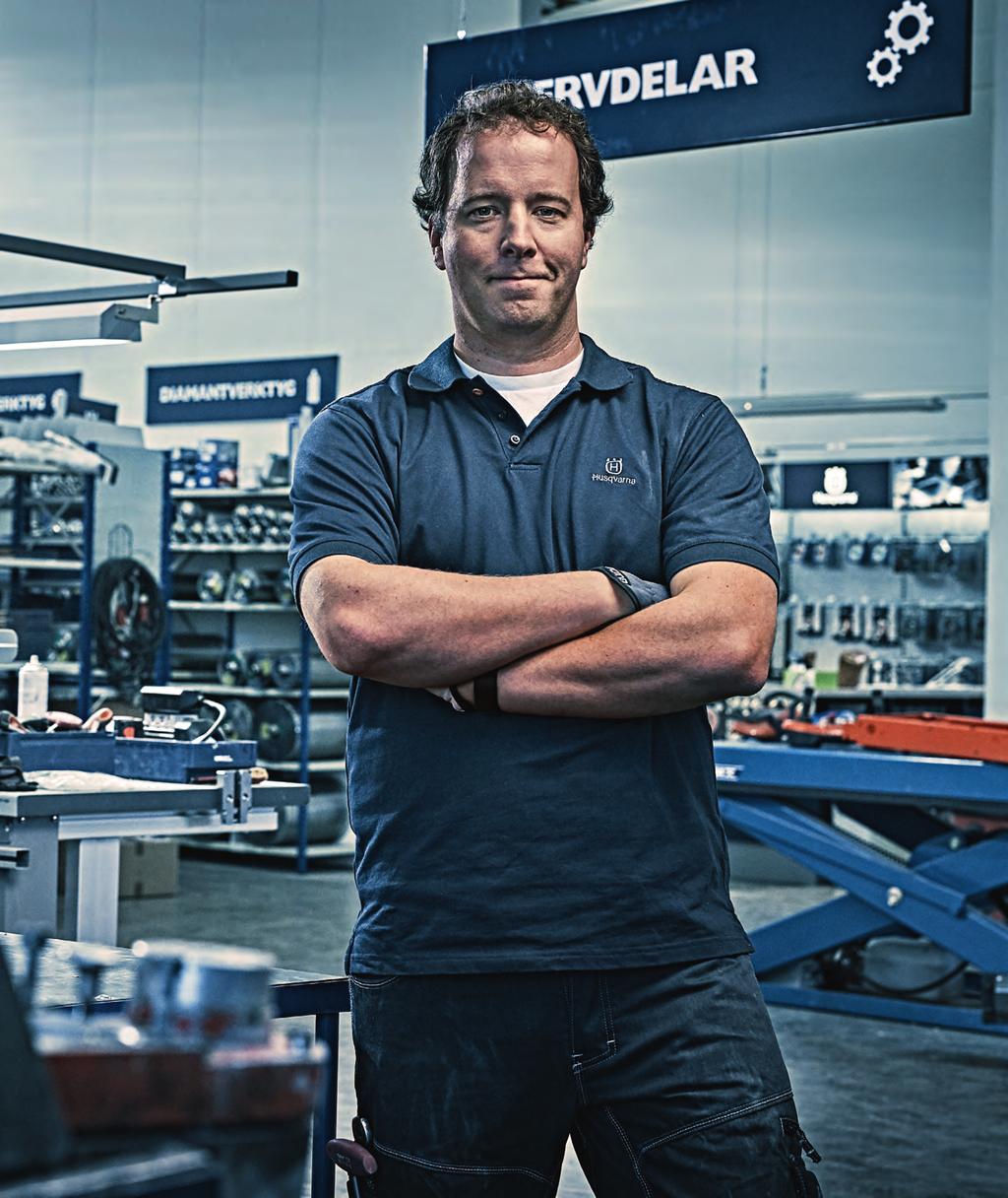 A HUSQVARNA SZAKÉRTŐI ÁLLNAK RENDELKEZÉSÉRE A Husqvarna minden talajtömörítő berendezésének egyszerű a használata, de ugyanilyen egyszerű ezeket megvenni, használni,