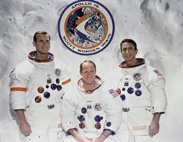 Legénység: Dave Scott, Al Worden és Jim Irwin Cél: geológiai vizsgálatok, kőzetminták