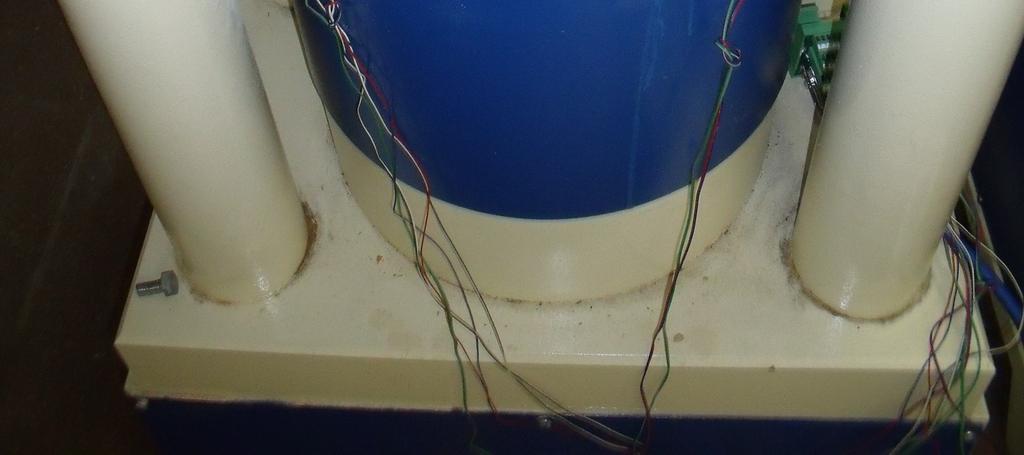 lock 3 was tested in the fyber direction whereas lock 4 was loaded transversally. These values for the Young s Modulus have been obtained at laboratory in previous works.