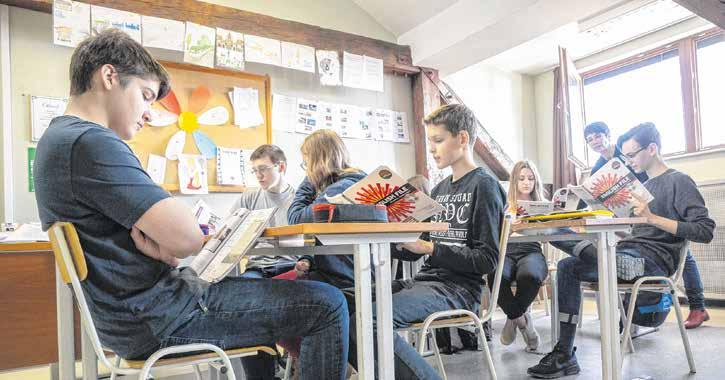 2019. február 20. www.sopronitema.hu Városi hírek 5 140 ezer diákot érint és 90 milliárdba kerülhet a nyelvi kurzus Nyelvtanulás külföldön A Széchenyi-gimnázium mostani 9.
