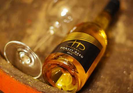 Ha borrajongó, biztosan ismeretes ön előtt, hogy a hárslevelű, a sárgamuskotály, valamint a furmint ennek a régiónak a legjellegzetesebb szőlőfajtája, illetve, hogy a tokaji borok semmi máshoz nem
