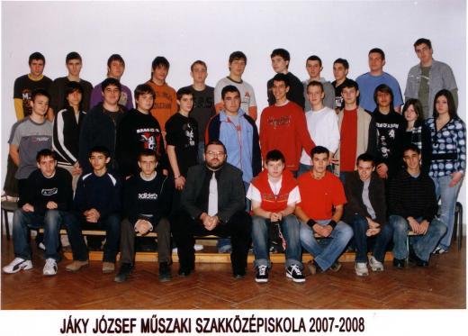 Osztályfőnök: Szabó Lilla Bánszki Patri, Bogdány András, Csató Zoltán, Cselle József, Dömsödi Gábor, Farkas Dóra Tünde, Fekete István, Fésű Péter, Gulyás Máté, Gyenei Domonkos, Hajdú Richárd, Halasi