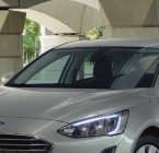 (Alapfelszereltség) 38 *Ford Vészhelyzeti Asszisztens egy innovatív SYNC-funkció, amely Bluetooth - kapcsolatot és az autóhoz