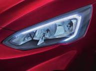 FORD FOCUS Szín- és kárpitválaszték Látni és látszani A dinamikus LED fényszórókkal elérhető Adaptív fényszóróvezérlés fokozott megvilágítást biztosít számos vezetési szituációban a sebesség, a