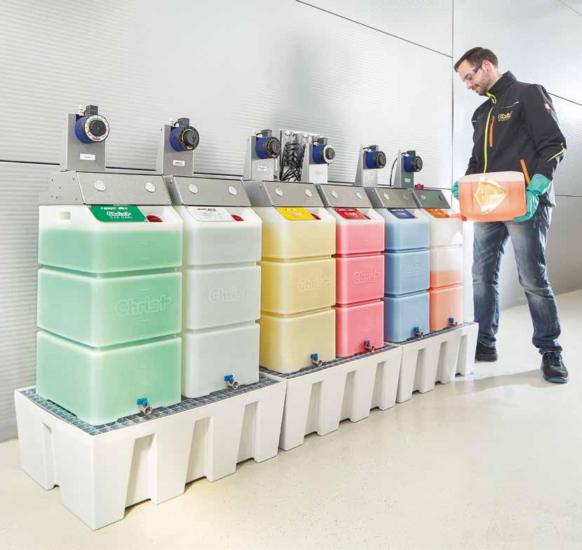 SMARTFILL External Dosingsystem SMARTFILL - pro čistý, přehledný a bezpečný management chemie: Čistý: hrdlo na přední straně nádrže k přímému doplňování, bez odvzdušňování dávkovacích čerpadel*
