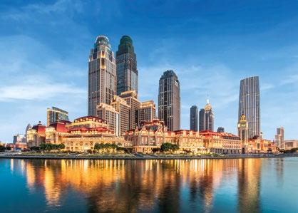 HONGKONGBÓL Peking, Tiencsin a program szerint.