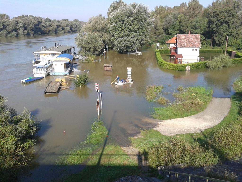 Felszíni vizek. Az év legjelentősebb hidrológiai eseménye az elmúlt 40 év legnagyobb árhulláma a Dráván.