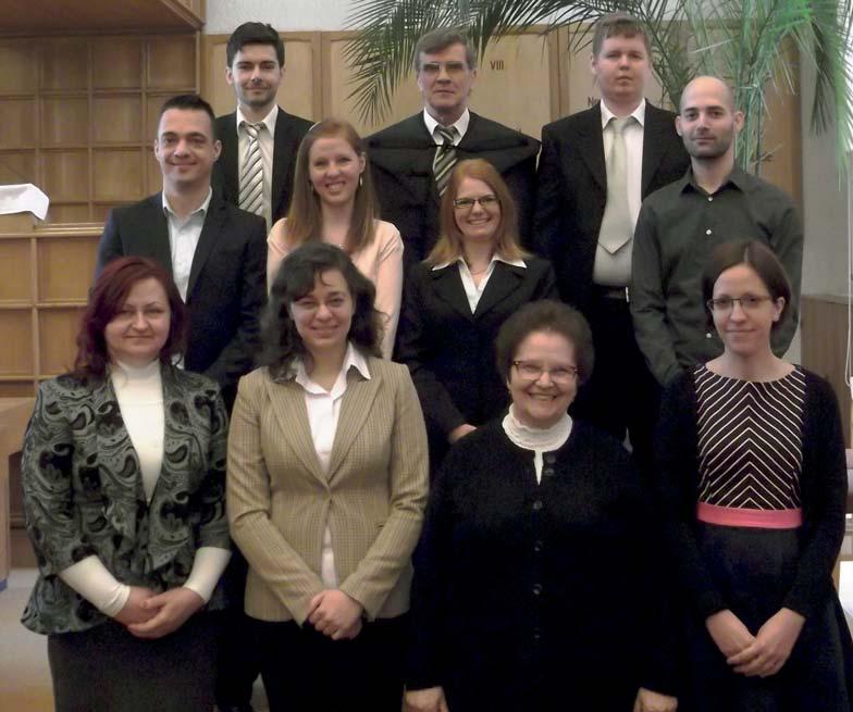 Faragó Eszter, Barcsainé Bagaméry Margit, Feketéné Kovács Kitti; Középső sor (balról jobbra): Herbák Zoltán, Kovács-Mázló Fanni, Albertné Kertész Mónika, Hubicsák