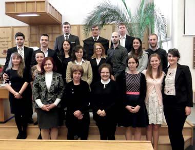 Békességet hagyok nektek, az én békességemet adom nektek (Jn 14. 26-27) Ezt a békességet éreztem én is a konfirmációra készülve a Bibliaiskola alkalmain.