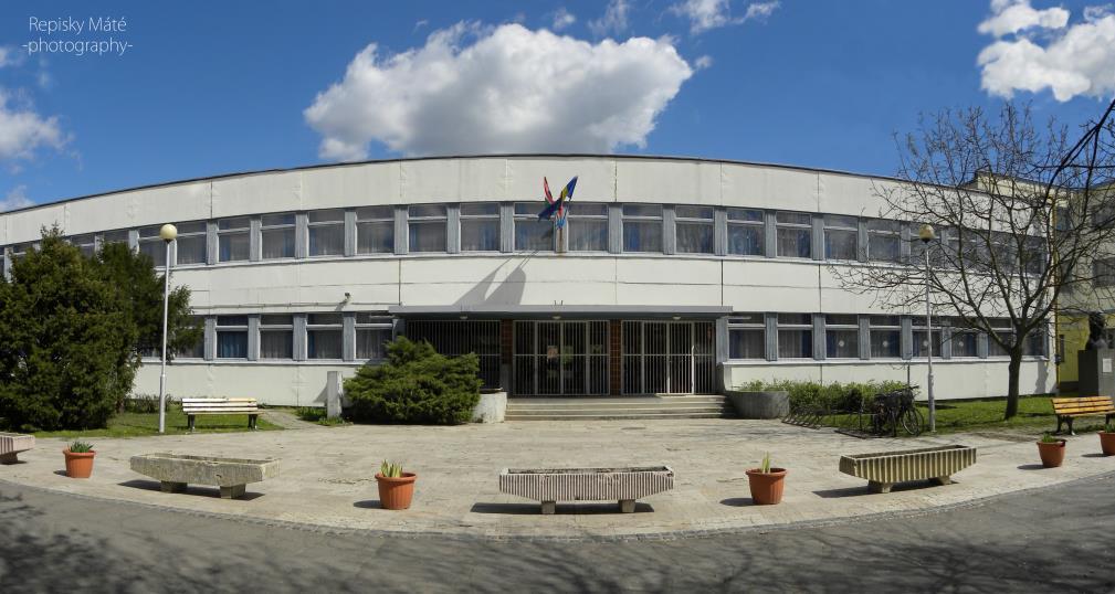 N. Bălcescu Román Gimnázium, Általános Iskola és Kollégium Liceul, Şcoala Generală şi