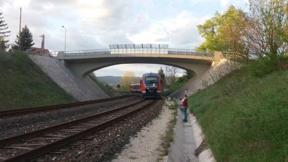 A Déli összekötő vasúti Duna-hídra fokozott felügyeletet rendeltek el, ezért online felügyeletet lehetővé tevő monitoring rendszert telepítettek a hídra.