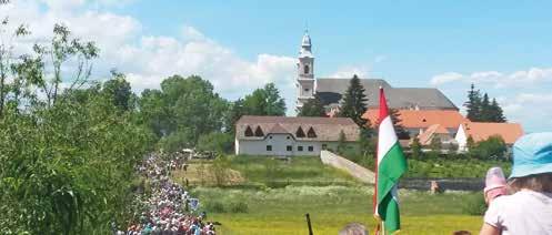 helyére, Csíksomlyóra. Utunk fő célja, a csíksomlyói pápai szentmisén való részvétel. 1. nap: Kora reggel indulás Budapestről. Utazás a román határig, átkelés várhatóan Nagykárolynál.