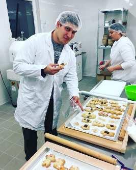 részt vegyenek pár tanórán, gyakorlaton. Fontos feladat, hogy már most sikerüljön megtapasztalni az egyetemi hangulatot, és feltérképezzék a campusokat.