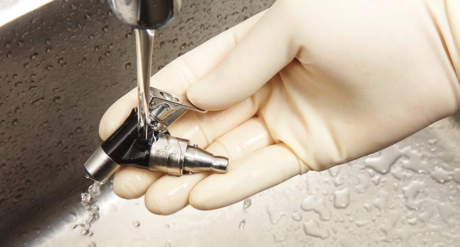 Ápolás és karbantartás Tisztítás és fertőtlenítés Kézi tisztítási útmutató Kövesse az enzimatikus tisztítószer vagy detergens gyártójának a használati utasítását a helyes