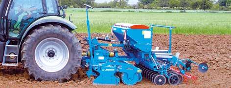 Ugyanezt a feladatot látják el a traktor függesztő karjai, amikor kultivátort nem használunk.